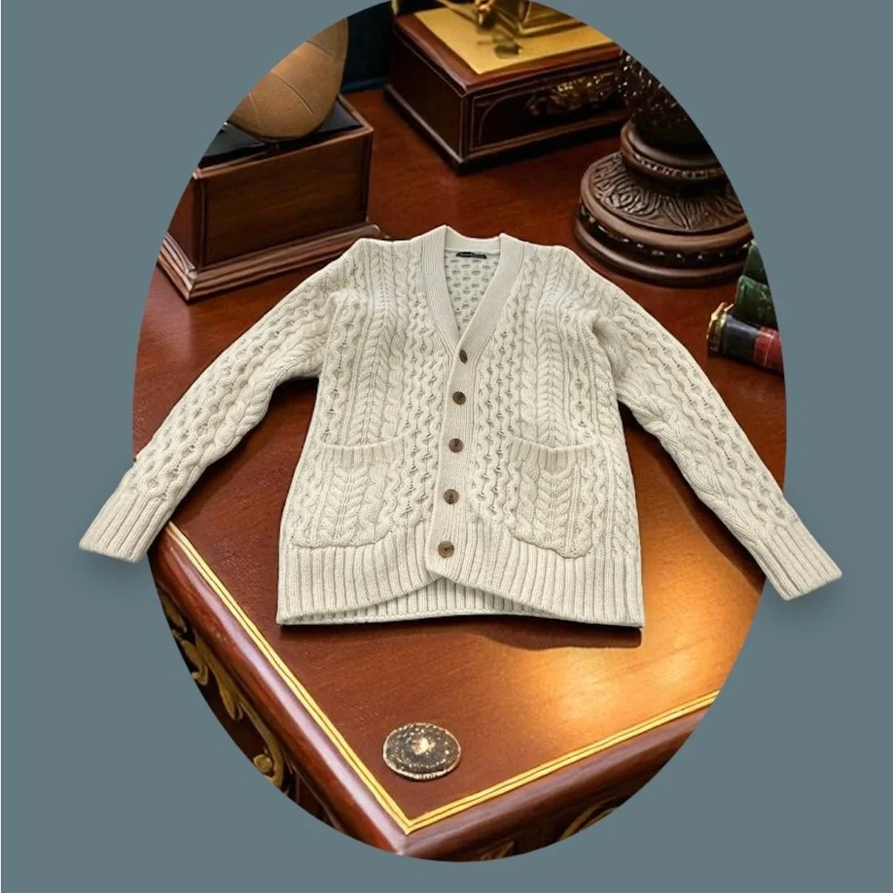 Brandy Melville Wool Chunky Sweater Cardigan. Cream/Ivory. Size: Medium - Picture 4 of 9